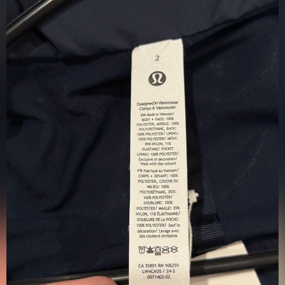 NWT LULULEMON RAIN REBEL JACKET SIZE 2 TRUE NAVY - Picture 15 of 16